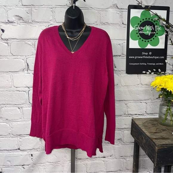 Maison Jules Sweaters - Maison Jules vneck sweater women’s XL